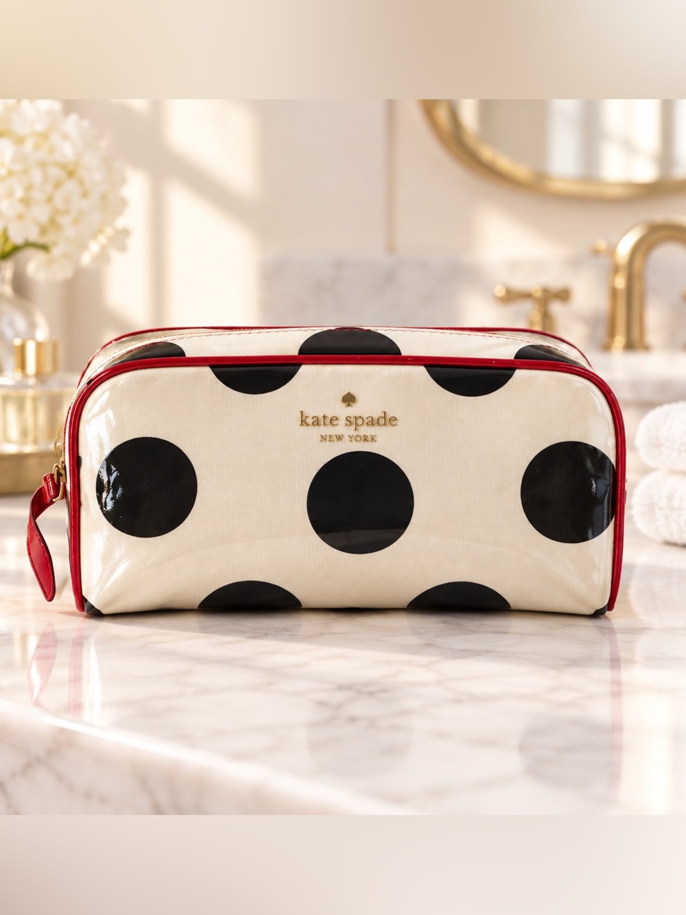 EUC Kate Spade New York
Polka Dot Cosmetic
Case